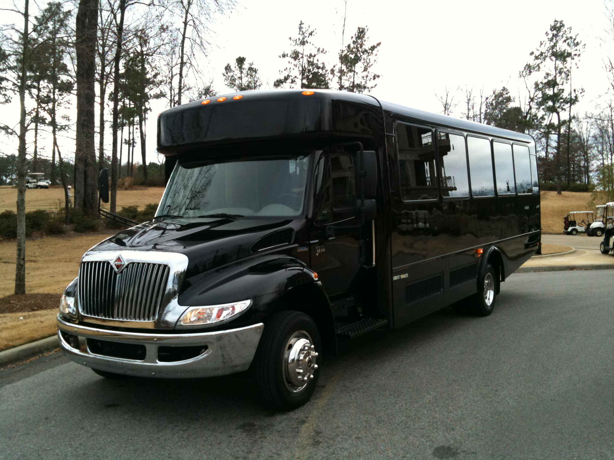 What Is a Limo Bus? A Short Guide to Understanding Limousine Buses ...